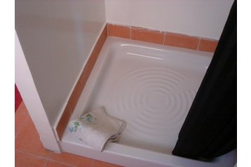 Italia Privát Roma, Esterno